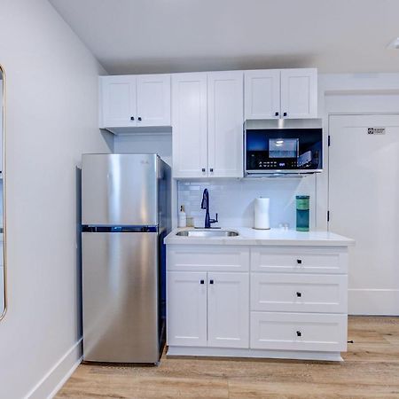 Roaring Tigers Studio Apartment Galveston Exterior photo